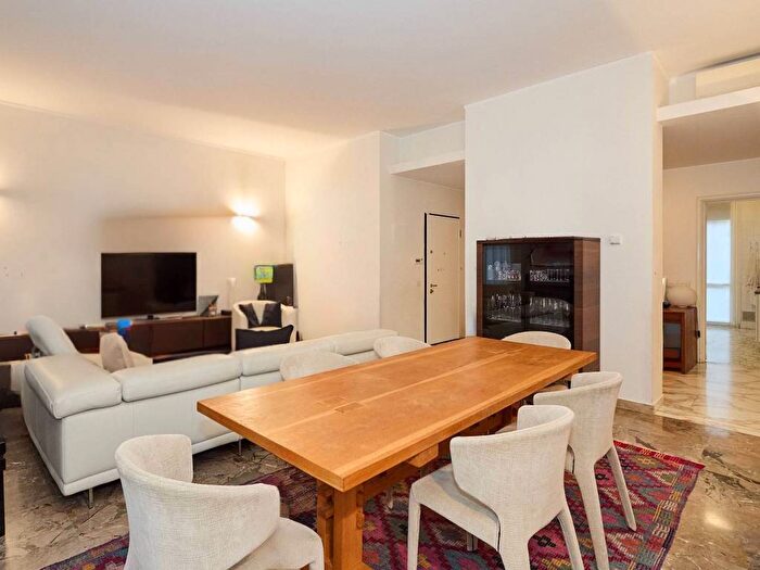 Appartamento con 5 locali in affitto in Via Pietro Mascagni, Palestro, Milano