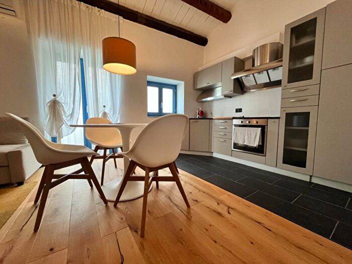 Appartamento trilocale in affitto in Ronco Primo alla Mastrarua, Ortigia, Siracusa