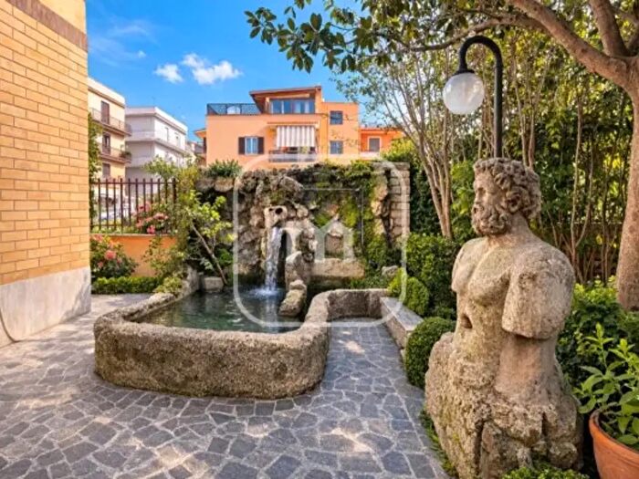 Casa con 6 locali in vendita in Via Angelo Bianchi, Roma