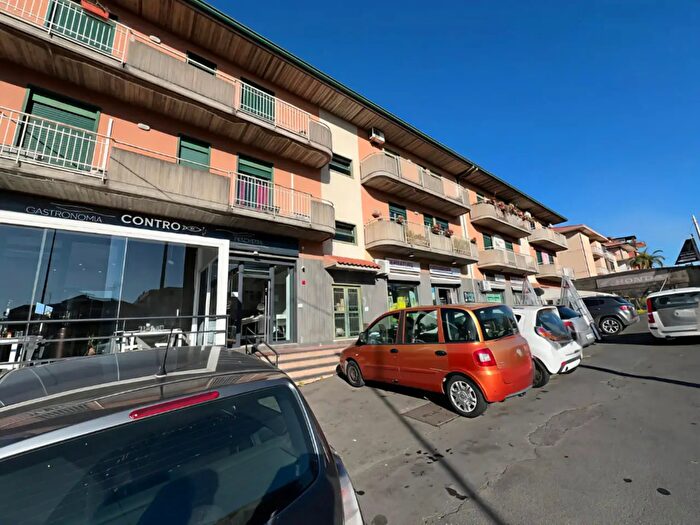 Appartamento trilocale in vendita in Via Antonio Gramsci, Gravina Di Catania