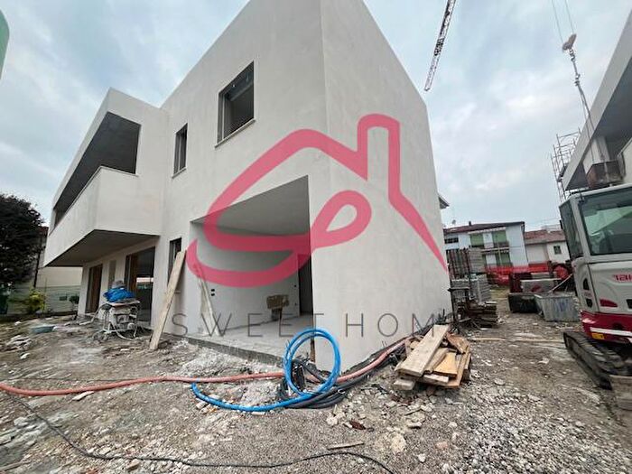 Casa quadrilocale in vendita in Via Alcide De Gasperi Limena, Limena