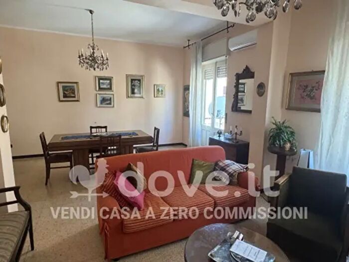 Appartamento con 6 locali in vendita in Via Santa Croce, Villa San Giovanni