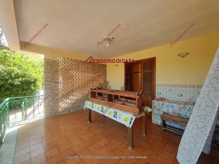 Casa quadrilocale in vendita in Santa Cristina Gela