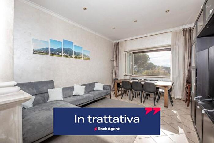 Appartamento quadrilocale in vendita in Via Montemiletto, Roma