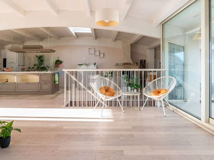 Appartamento con 6 locali in vendita in Via Salvo dAcquisto, San Giovanni La Punta