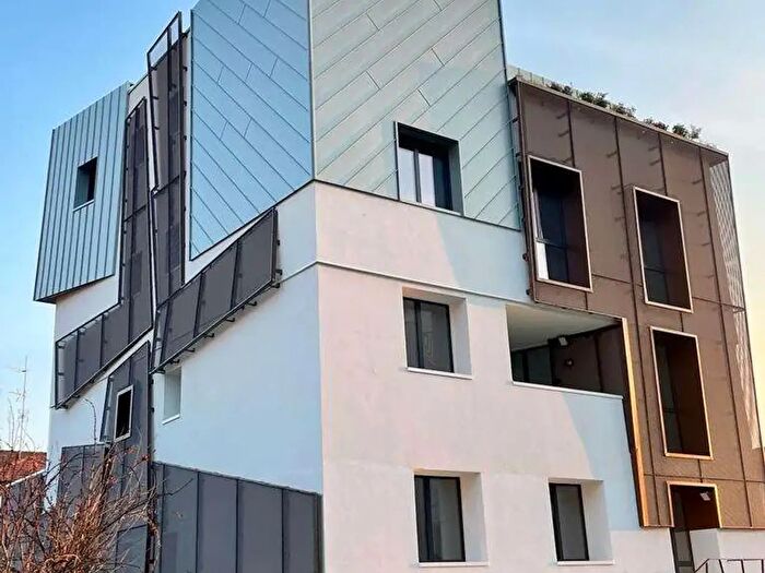 Appartamento trilocale in vendita in Via dei Garofani, Milano