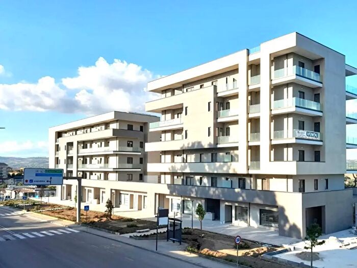 Appartamento quadrilocale in vendita in Viale Aldo Moro Snc, Benevento