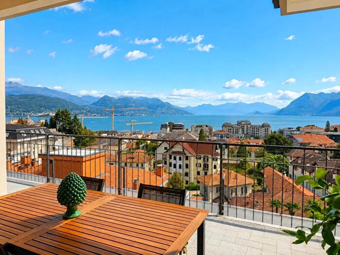 Appartamento trilocale in affitto in Stresa