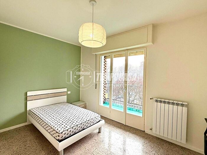 Appartamento quadrilocale in affitto in Via Passo Rolle, Quartiere Feltre, Milano