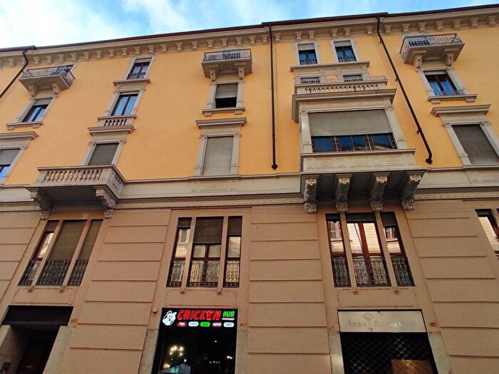 Appartamento trilocale in affitto in Corso Vittoria, Centro Stazione, Novara