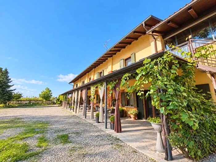 Casa con 6 locali in vendita in Cascina Moderna, Tricerro