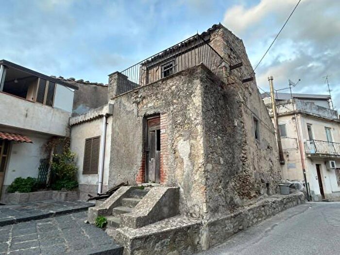 Casa quadrilocale in vendita in Via Roma, Basico