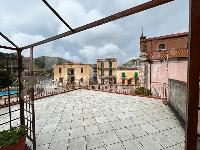 Casa in vendita in Piazza Matrice Snc, Saponara