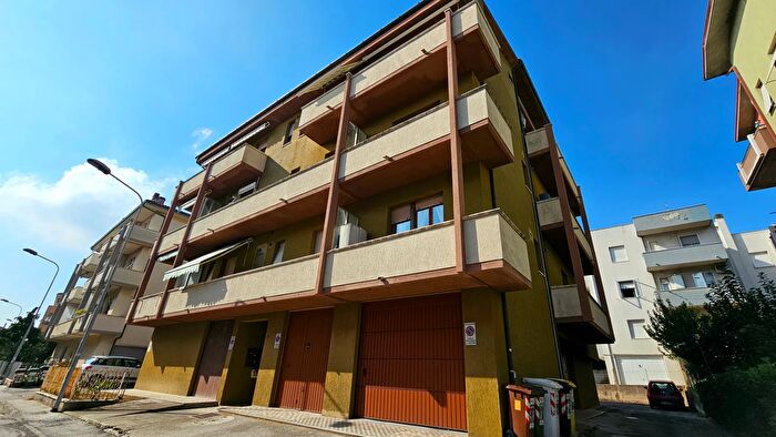 Appartamento con 6 locali in vendita in Via dei Pioppi, Montemarciano