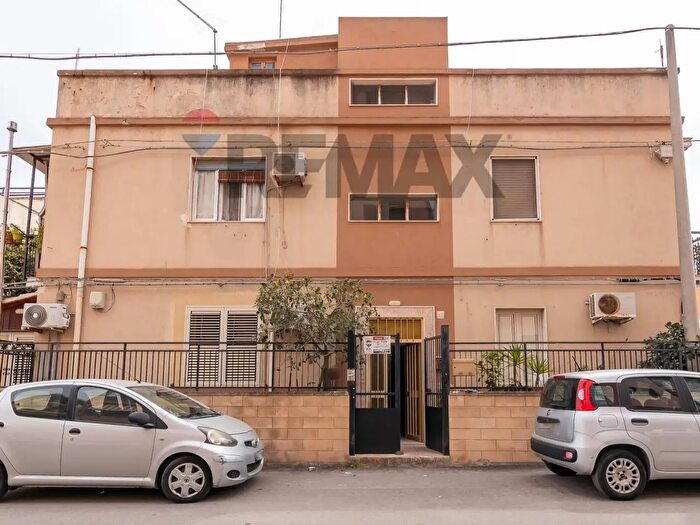 Casa quadrilocale in vendita in Via Svizzera, Siracusa