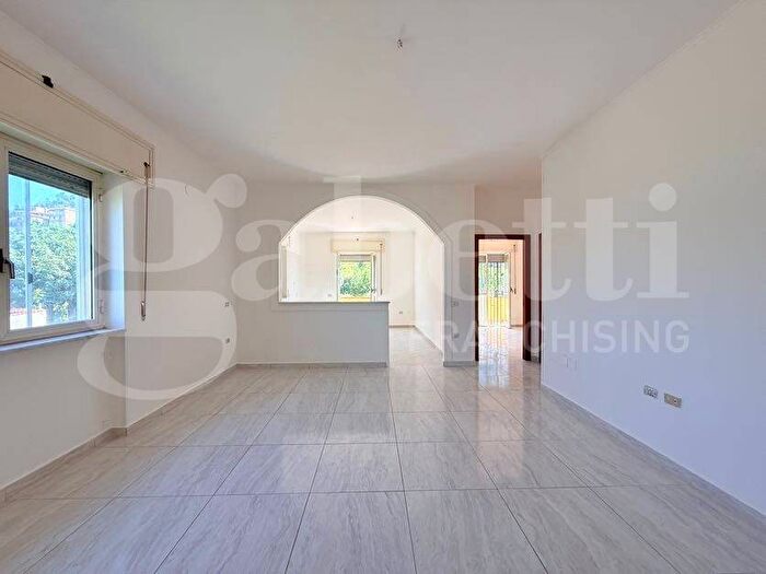 Appartamento quadrilocale in affitto in Via Torregaveta, Monte di Procida