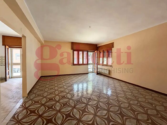 Casa quadrilocale in vendita in Via Giuseppe Garibaldi, Telese Terme