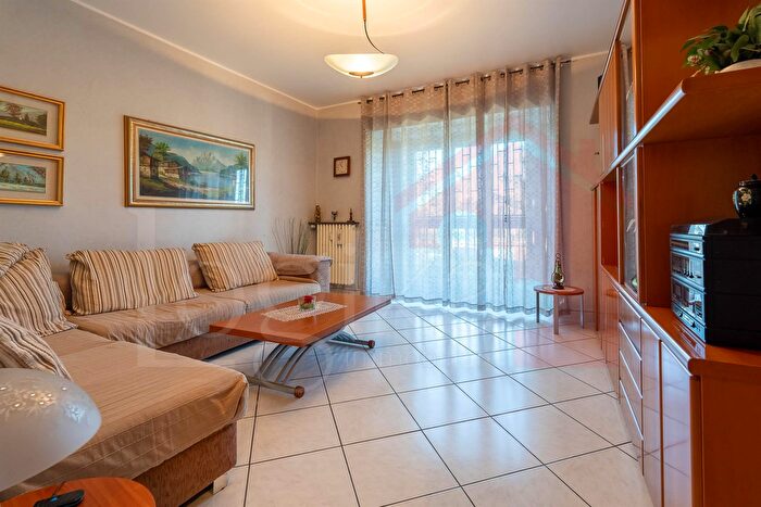 Appartamento trilocale in vendita in Via Cilea, Milano