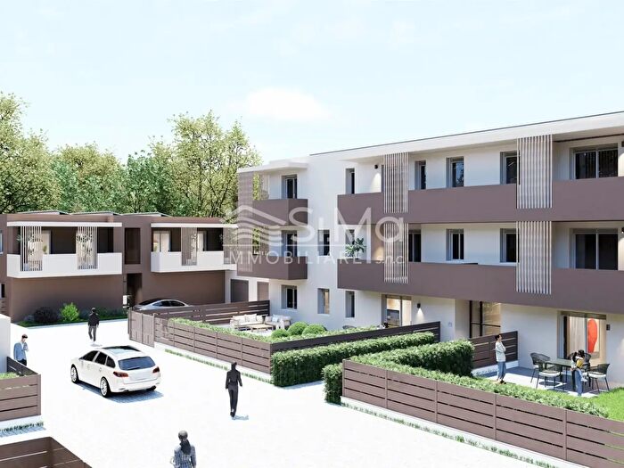 Appartamento trilocale in vendita in Cento