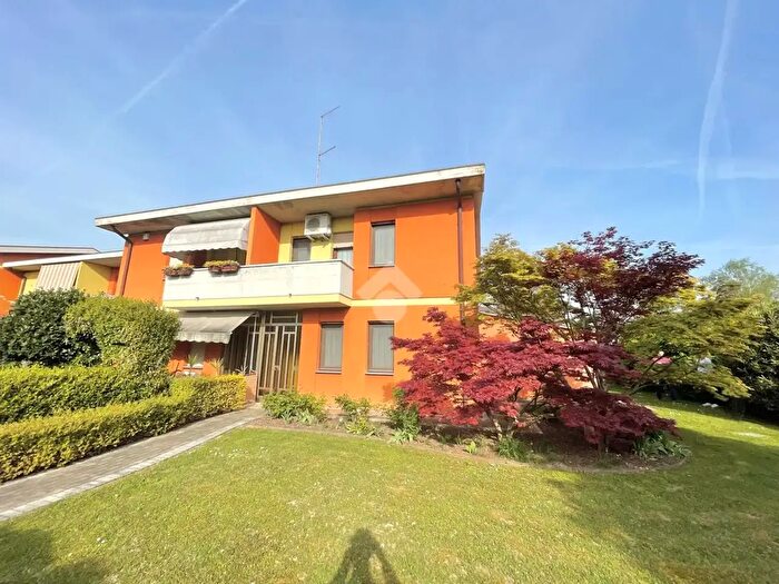 Casa con 5 locali in vendita in Via Don Orione, Trebaseleghe