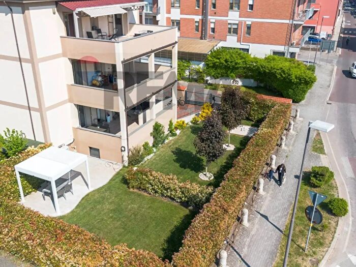 Appartamento con 6 locali in vendita in Via Abate Pietro Zani a, Fidenza