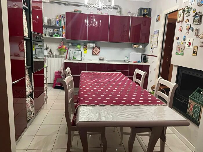 Appartamento con 5 locali in vendita in Marzo, Tolentino