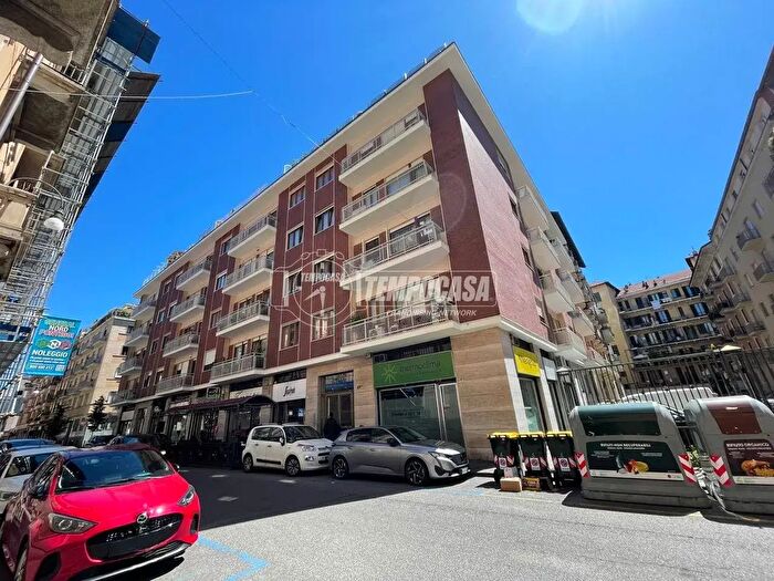 Appartamento quadrilocale in vendita in Via San Secondo B, Torino