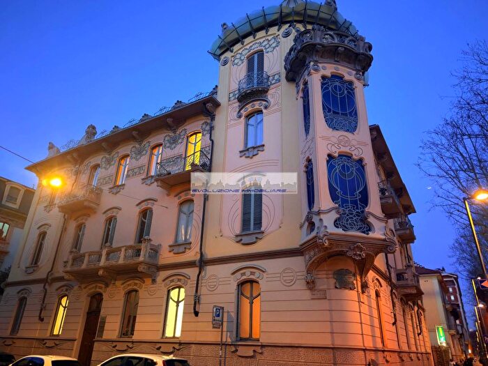 Casa trilocale in affitto in Via Principi dAcaja, San Donato, Torino