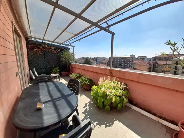 Appartamento con 5 locali in affitto in Via Damasio, Alessandria