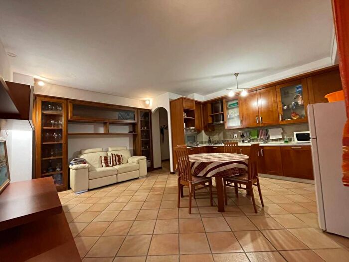 Appartamento trilocale in affitto in Via delle Cornice, Centro, Taggia