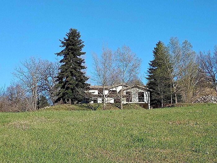 Casa con 10 locali in vendita in San Severino Marche