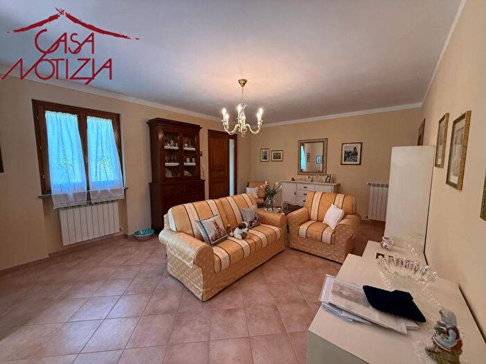 Casa con 5 locali in affitto in Vorno, Capannori