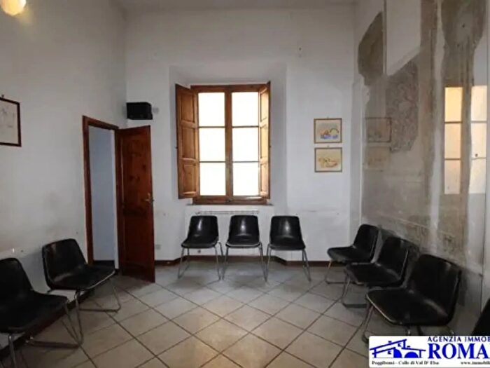 Appartamento trilocale in vendita in Poggibonsi