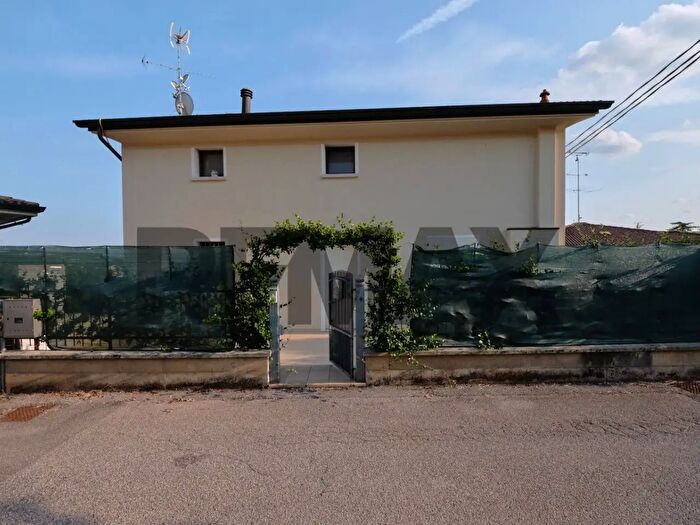 Appartamento trilocale in vendita in Calcinato