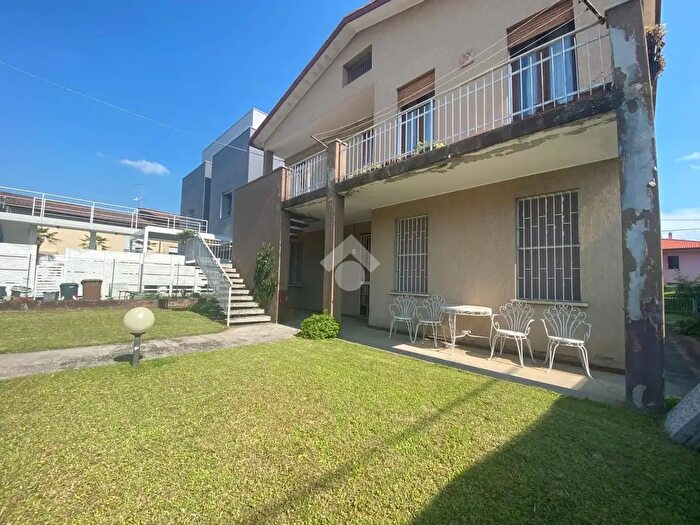 Casa con 5 locali in vendita in Via Padova, Albignasego