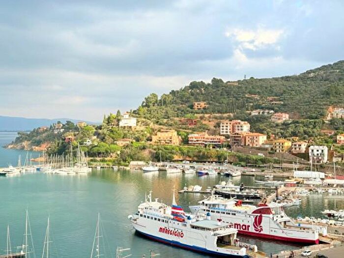 Appartamento quadrilocale in vendita in Via Panoramica di Porto Santo Stefano, Monte Argentario