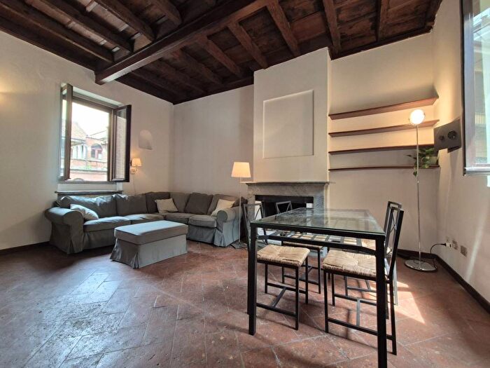 Appartamento bilocale in affitto in Alzaia Naviglio Grande, Navigli Darsena, Milano