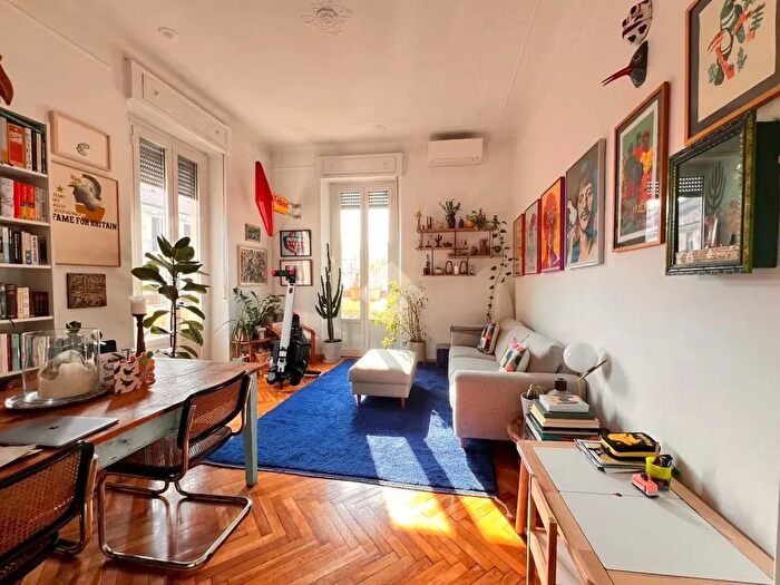 Appartamento trilocale in affitto in Via Marcona, Milano