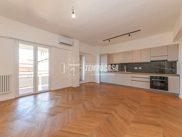 Appartamento quadrilocale in vendita in Via Quinto Novio, Roma