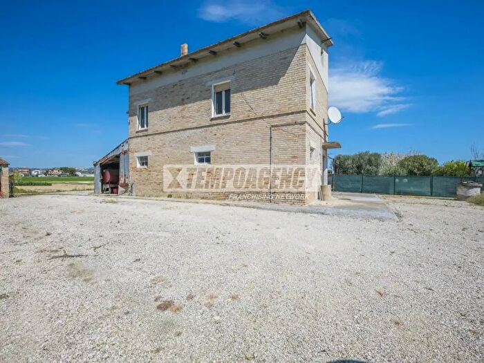 Casa trilocale in vendita in Contrada Campoleone, Morrovalle