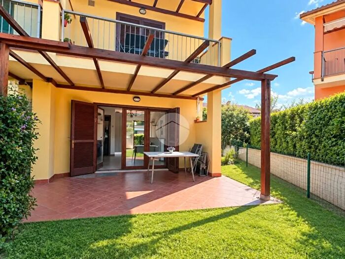 Appartamento trilocale in affitto in V Borgo Alto, Puegnago del Garda