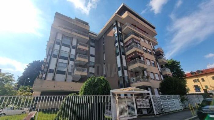 Appartamento trilocale in vendita in Via Marsala, Gallarate