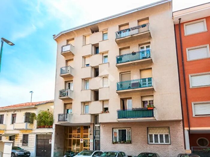 Appartamento trilocale in vendita in Via Pietro Cossa, Torino