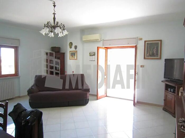 Appartamento con 6 locali in vendita in Via Telesio, CoriglianoRossano