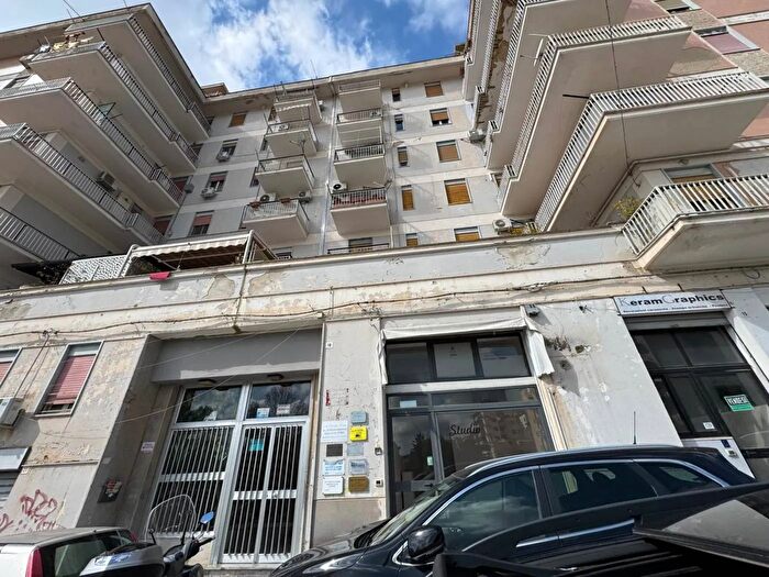 Appartamento con 6 locali in vendita in Via Lazio Caltanissetta, Caltanissetta