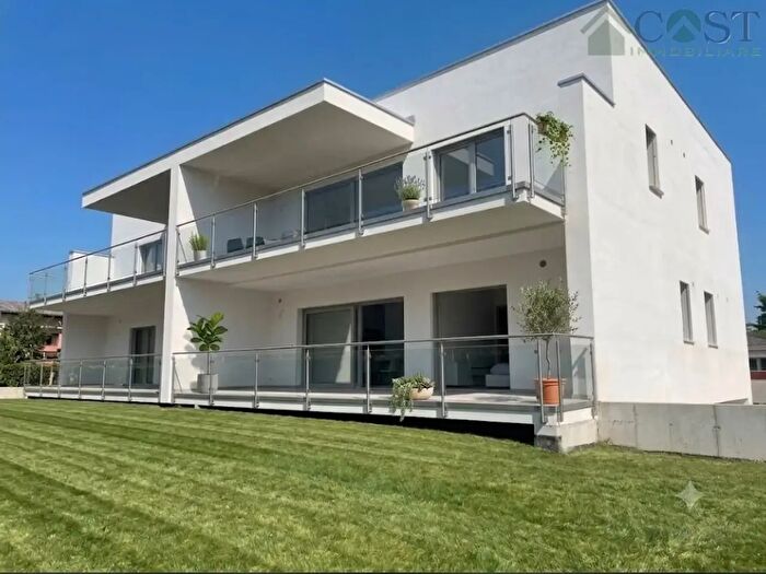 Appartamento quadrilocale in vendita in Dueville