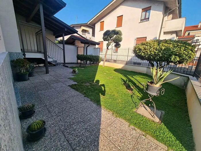 Case in Vendita e in Affitto - 2