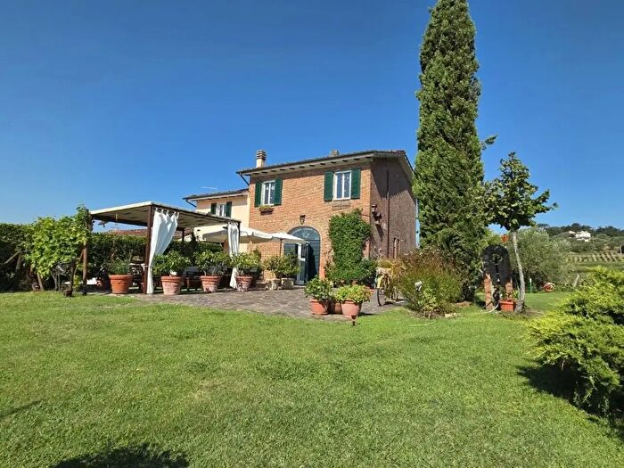 Casa con 5 locali in vendita in Er Carignano, Lucca