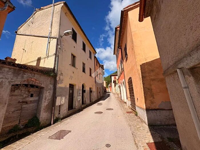 Appartamento trilocale in vendita in Località Campodiegoli, Fabriano