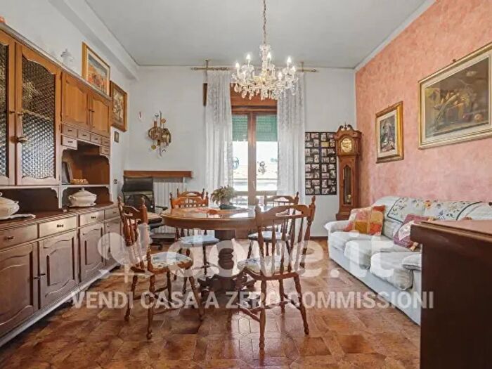 Appartamento con 5 locali in vendita in Via Giovanna Murari Brà, Verona